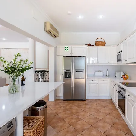 Villa Mia - *