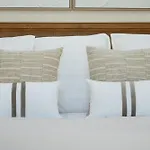 Villa Mia - *