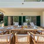 Villa Mia - *