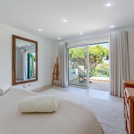 Villa Mia - *