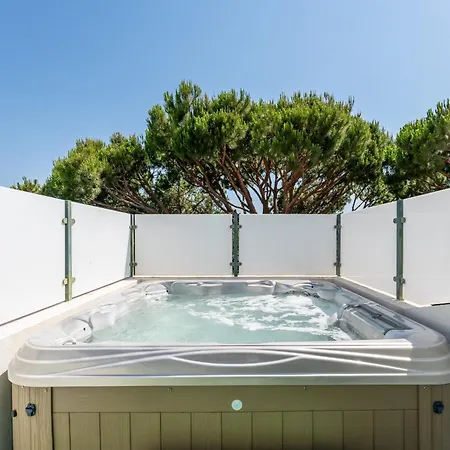 Villa Mia - *